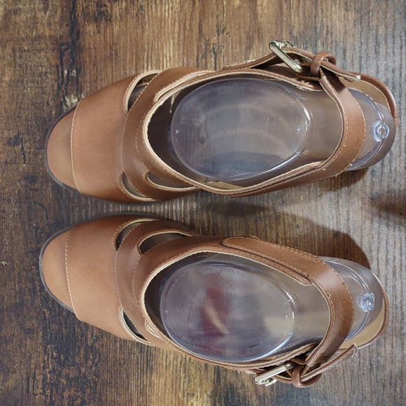 Tommy Hilfiger Vegan Leather Heeled Sandals - Picture 8 of 13